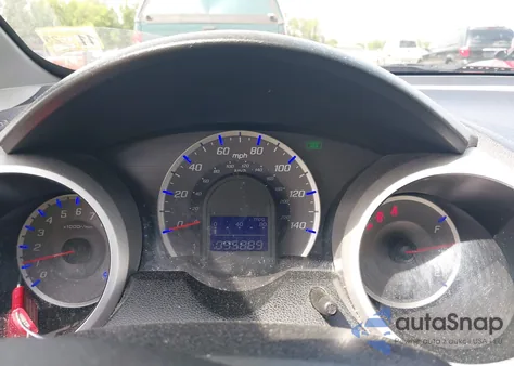 2010 Honda Fit Sport z USA, uszkodzony, nr VIN JHMGE8H41AS026083